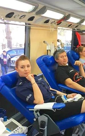 Jawor: Policjanci oddali krew w ramach akcji Podziel się Dobrem