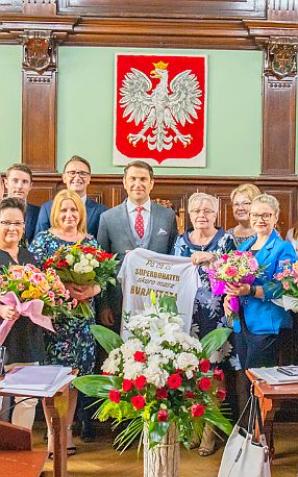 Jawor: Wotum zaufania i absolutorium dla Burmistrza Emiliana Bery