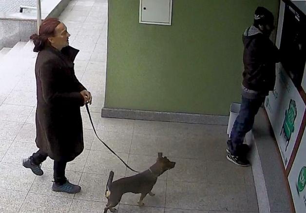 Kradzież z bankomatu metodą Na Pieska